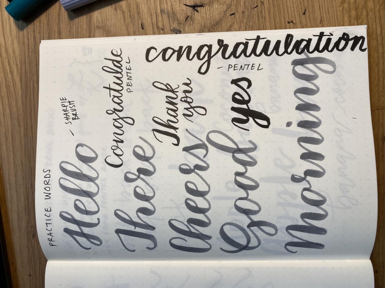 Handlettering woorden combineren