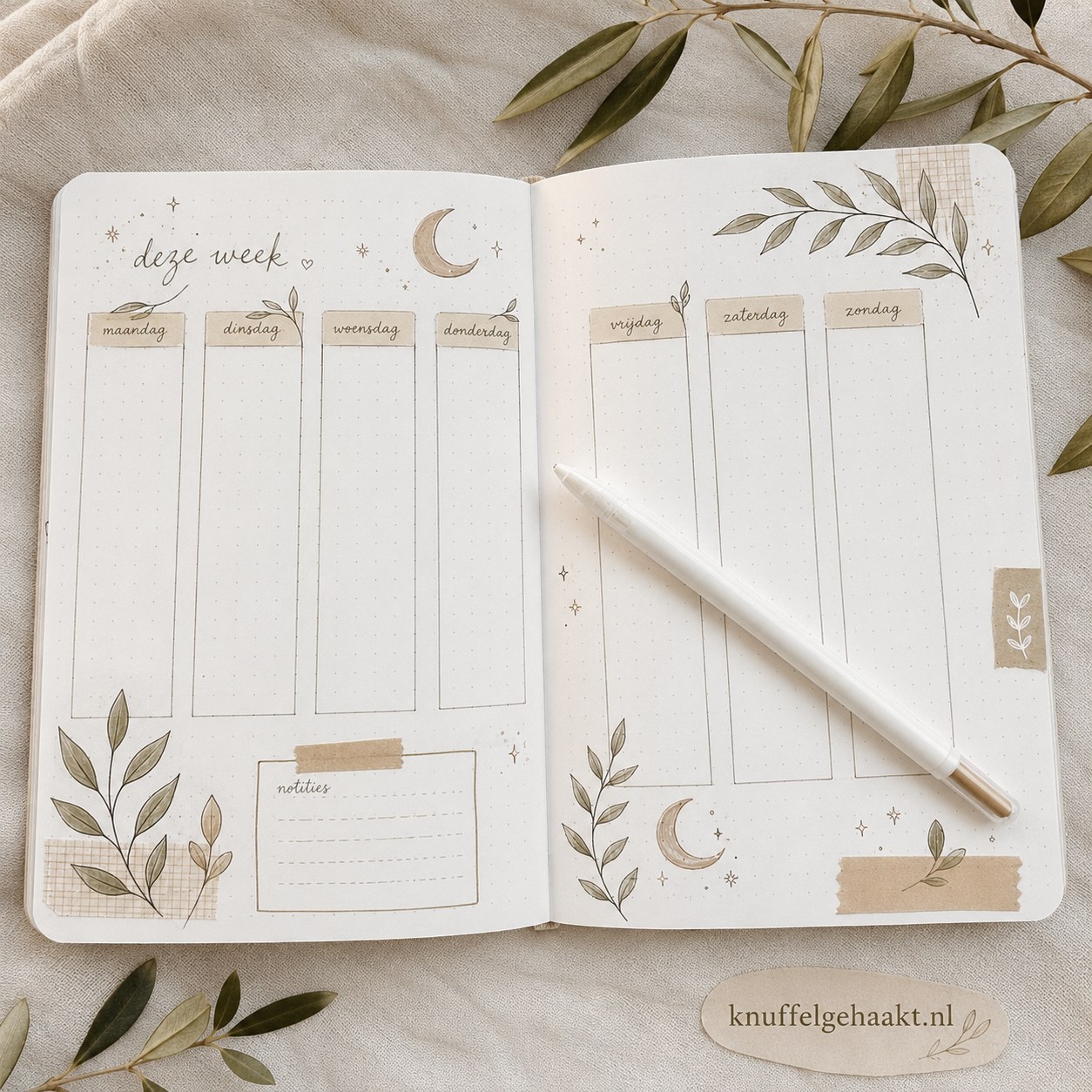 Rustig weekoverzicht met olijftakken en maan als bullet journal indeling voor donkere avonden
