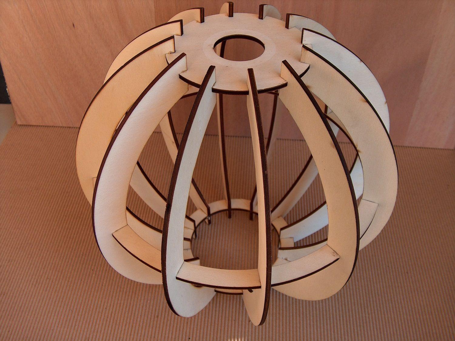 Houten frame rond lichtbol maken