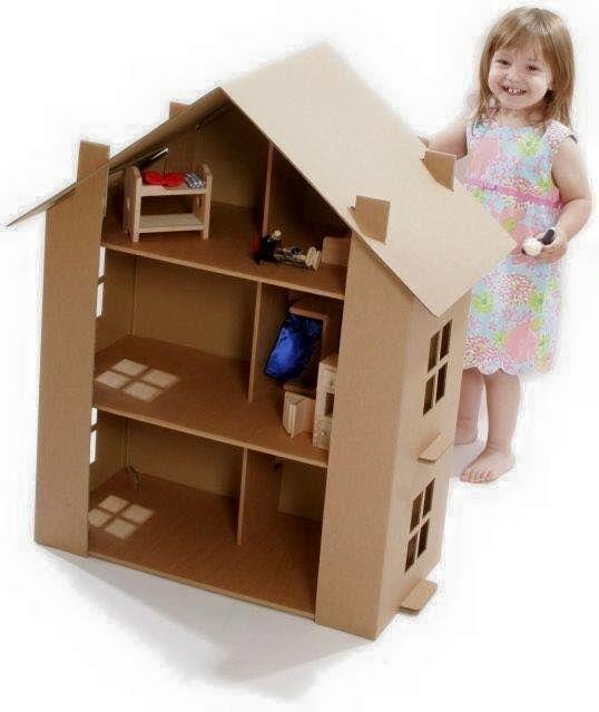 Kartonnen poppenhuis met kamers