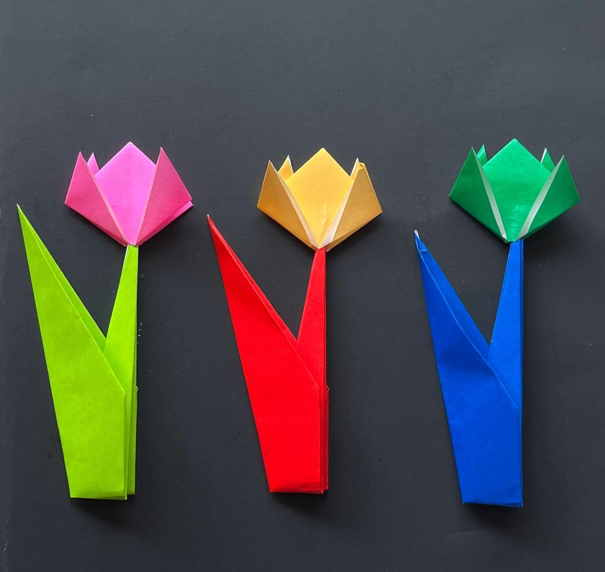 Kleurrijke origami tulpen