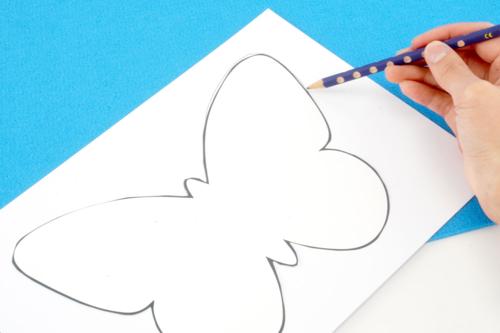 Vlinderpatroon tekenen op papier